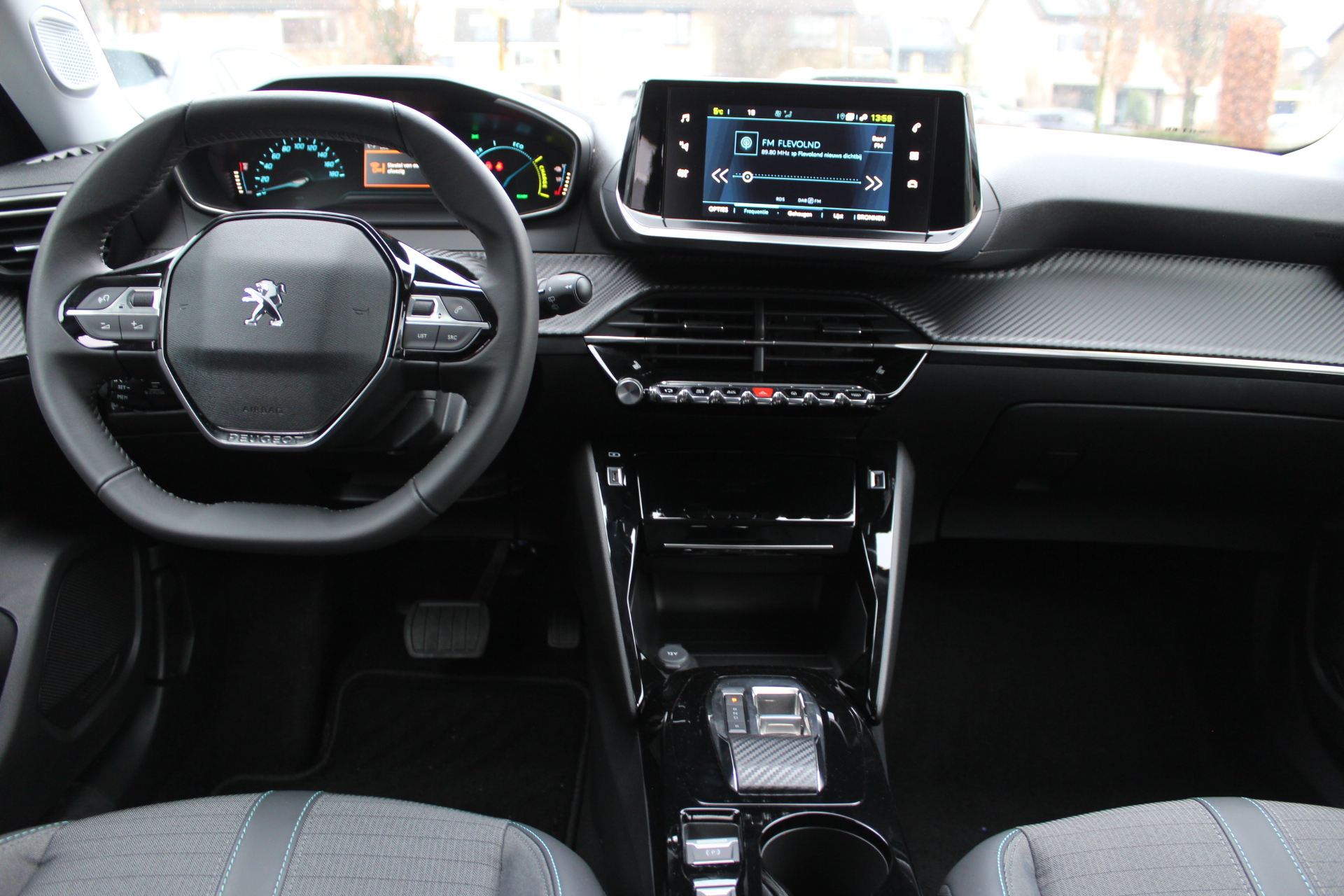 Peugeot e-2008